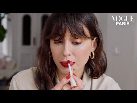 French makeup artist Violette's 2 minute day-to-night makeup switch up | Vogue Paris