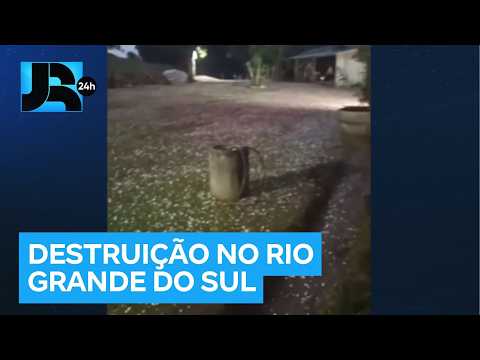 Temporal de granizo destrói telhados e assusta moradores no Rio Grande do Sul