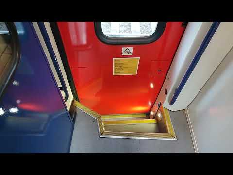 R 606 Krušnohor v zajímavém mimořádném řazení vlaku s dvěma vozy typu Bdte 276.