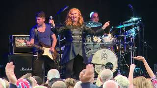 T&#39;Pau performs Sex Talk Live at Lincoln Castle