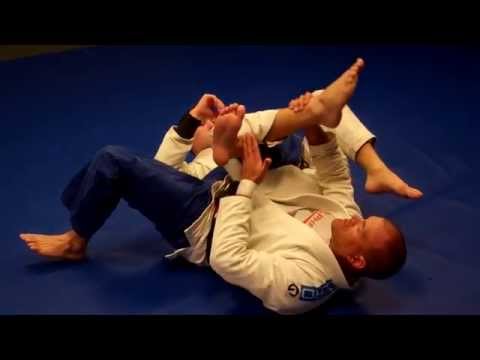 KNEE COMPRESSION LOCK FROM BACK MOUNT