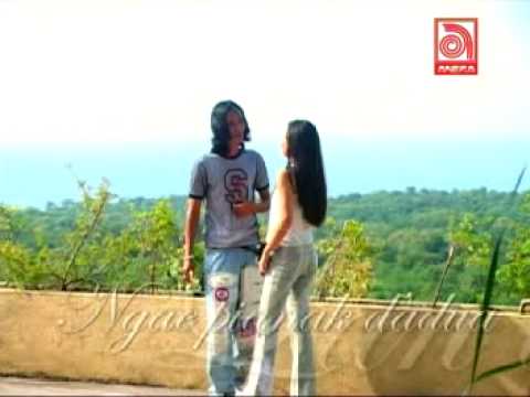 Yan Mus ajak Nia - Sayang Sayang