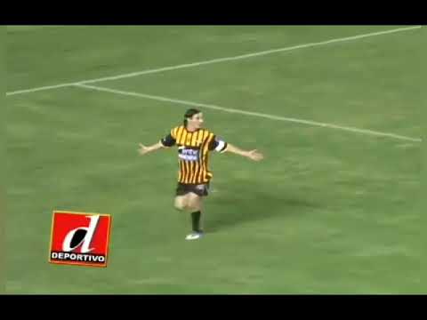 Pablo Escobar Olivetti (The Strongest) - 30/11/2011 - The Strongest 5x0 Oriente Petróleo - 2 gols