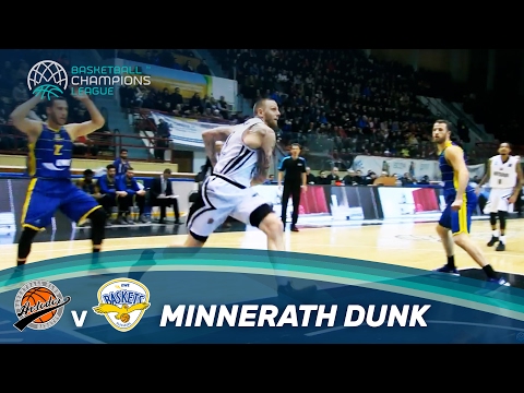 It's time for Nick Minnerath! - Two-handed dunk against Oldenburg
