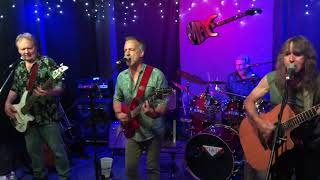 Triadd : Listen to the Music