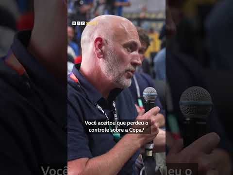 Presidente da Fifa pede que pessoas 'relaxem' após proibições de entrada nos EUA; BBC questiona