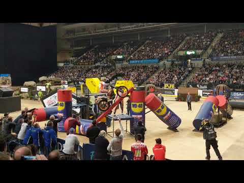 Toni Bou wins Final Sheffield 2018 X trial WD-40 section