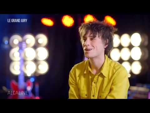 Alcaline, Les Bonus - Max Jury