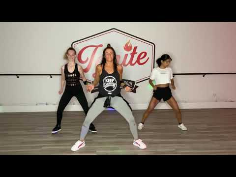 Tara Romano Dance Fitness - Rave de Favela (feat. Major Lazor)