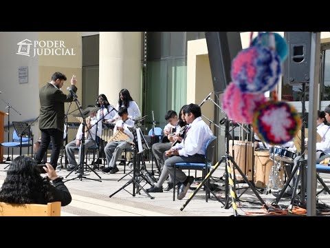 Orquesta andina de escuela de Ollagüe realizó presentación en el frontis de la Corte de Antofagasta