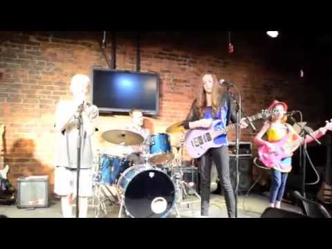 RadioActive (Imagine Dragons) cover by Davis Pennell and The Rogers Sisters @ Bergen PAC Lounge