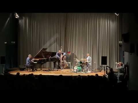 Christian McBride trio “remembering Ray Brown” Pescara 2024