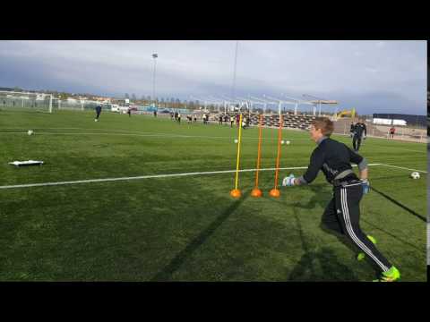Målvaktsövning fotboll med recoil och reaktionsplatta. Nic Rydholm Vimmerby IF