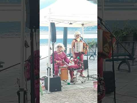 Mash-Up - Lady Gaga /Madonna / Haddaway  #mushupsongs