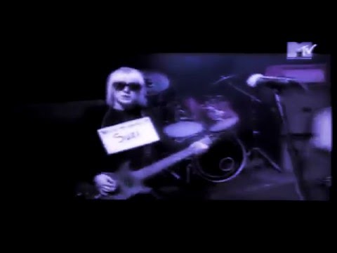 L7 - Questioning My Sanity (Live at MTV 'Most Wanted' 1995) - HD