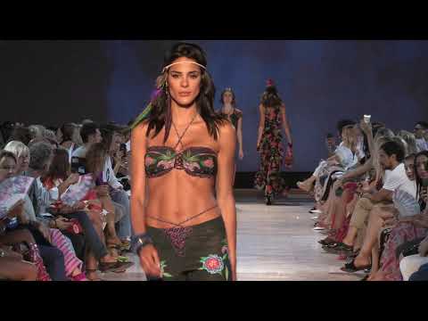 Anteprima Pin-Up Stars SS 2020 Fashion Show: Estratto 60''