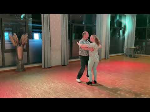 Tanzkreisfigur engl. Tango "20er"