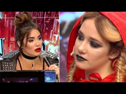 Reconciliation? Lali and Angela were together in a dressing room.