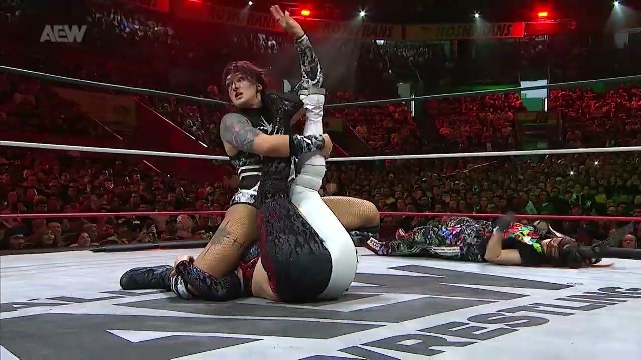 ¡HIKARU SHIDA ayuda a PERSEPHONE a vencer a KRIS STATLANDER!