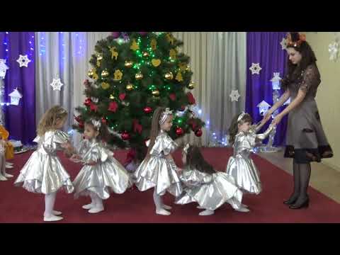 Танец конфеток. Мы девочки конфетки мы весело живём.