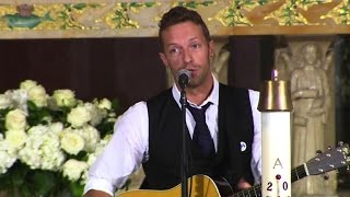 Coldplay&#39;s Chris Martin plays at Beau Biden funeral