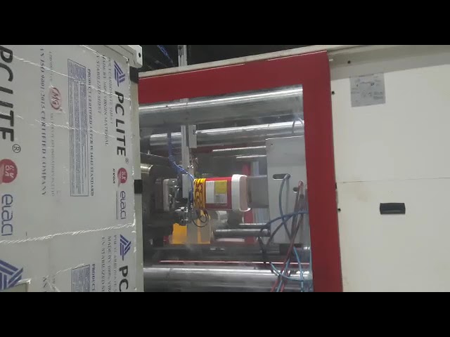 Injection In Mould Labelling Robot - In-Mould Labelling (IML) Robot For ...