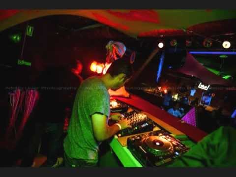 X-Avenger vs System Sequence - Freak Frequency