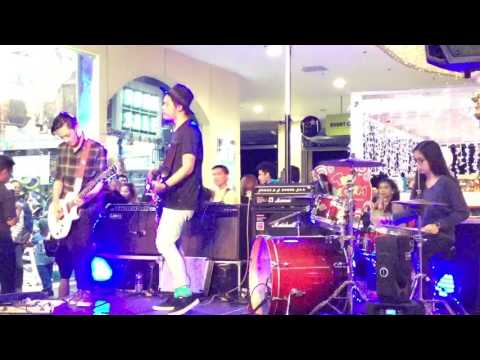 Turncoats live in SM Baguio