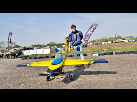 FSM UK RC - CALLUM SETTER FLYING HIS EXTREME FLIGHT SLICK 580 100" EME 120cc - 2018