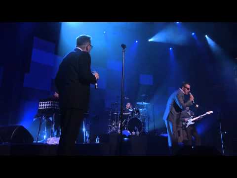Videoclip de Death of a Rude Boy (Live) — Madness