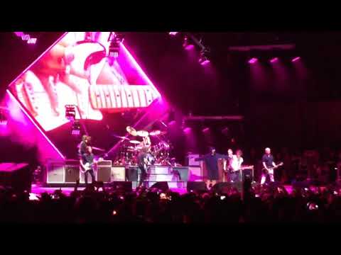 Foo Fighters with Joe Perry and Liam Gallagher - Cal Jam 17