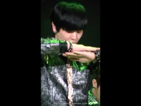 120421 아마존 BTOB 육성재 :: dance performence