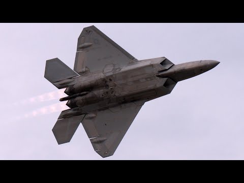 EAA AirVenture 2025 - F-22 Raptor Demonstration