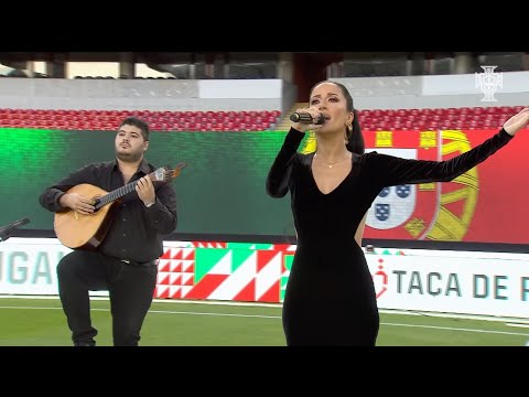 Ana Moura canta o Hino na Taça de Portugal Placard