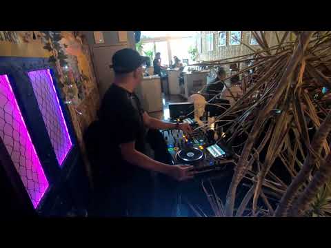 Sunday Afternoon Grooves Live @Six06