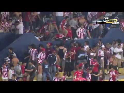 Monumental brawl between police and Chivas fans