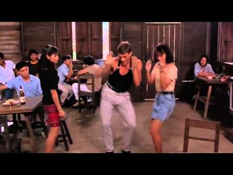 Van Damme bailando Una vaina loca Fuego 1