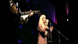 KIM CARNES - &quot;I&#39;LL BE HERE WHERE THE HEART IS&quot; (LIVE IN SANTIAGO, CHILE)