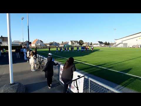 FK Sparta Sarpsborg - Sarpsborg FK 0-1 spillerne kommer på banen til derbyet på Spartabanen 2022