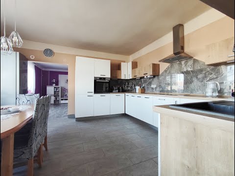 Prodej bytu 5+1 s garáží, pergolou, sklepem a zahradou, Kladruby (Chlumec nad Cidlinou)