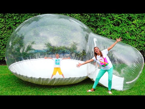 Vlad i Niki bawią się w nadmuchiwanym domu - Śmieszne historie dla dzieci