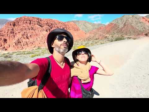 Este Lugar Es: Argentina. Jujuy 2025 Trekking Corto Entre Montañas Rojas