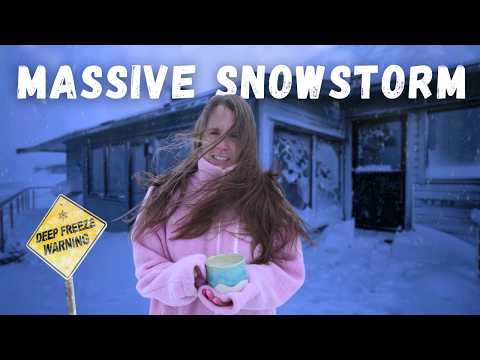 Alone in my cabin during a huge snowstorm ︱ Svalbard