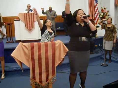 Coro Jehová Shalom - Está Cayendo / Cuando Faraón Dejó Ir Al Pueblo