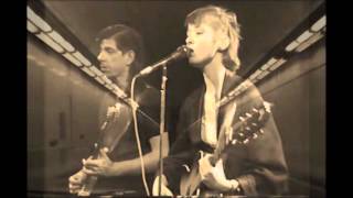 Suzanne Vega Neighborhood Girls LBW version