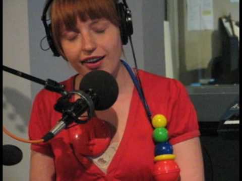 Lau Nau "Kuoleman tappajan kuolema" on WNYC's Spinning On Air