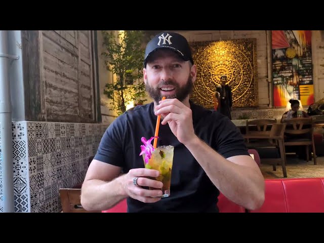 Travel vlog - Exploring Bangkok, Thailand & Harald Baldr Lives!