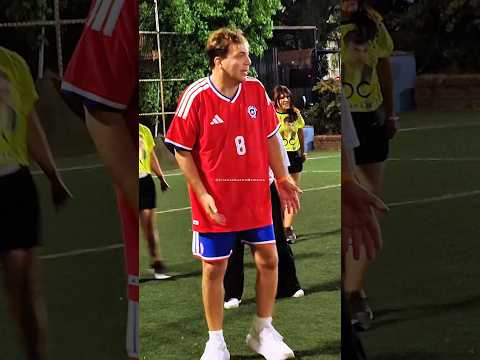 CRISTIAN CASTRO jugando fútbol con sus fans chilenos 🇨🇱 (Chile - 30/11/2025)