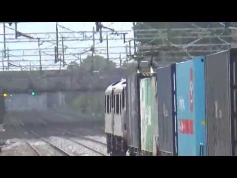 90 028 and 90 021 pass Acton Bridge working 4M25 Mossend Euro Terminal-Daventry