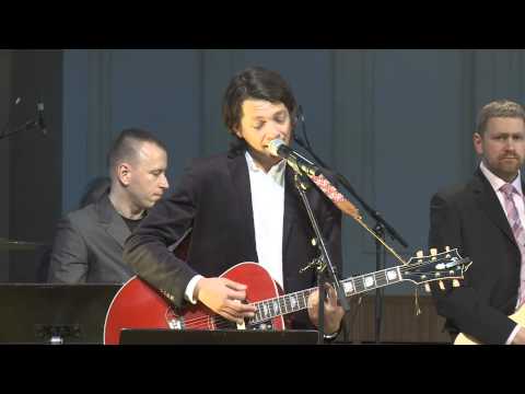 Jalgpalligala 2013: Unistuste Bänd - Free Fallin'